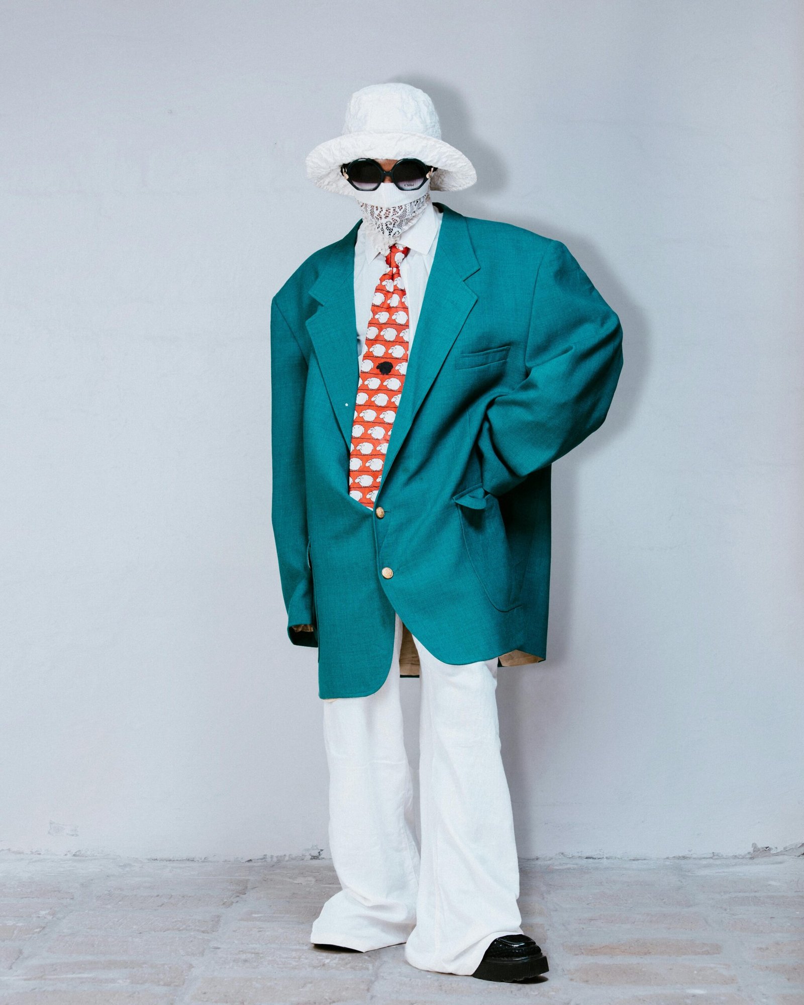 How to Style Oversized Clothes – Trendy Outfit Ideas